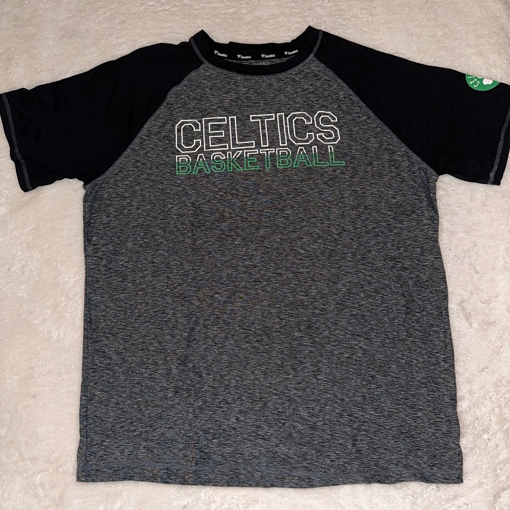 Boston Celtics Basketball‎ Shirt. XL